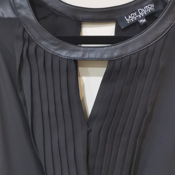 Lady Dutch | V-neck Dress - Picture 4 of 4